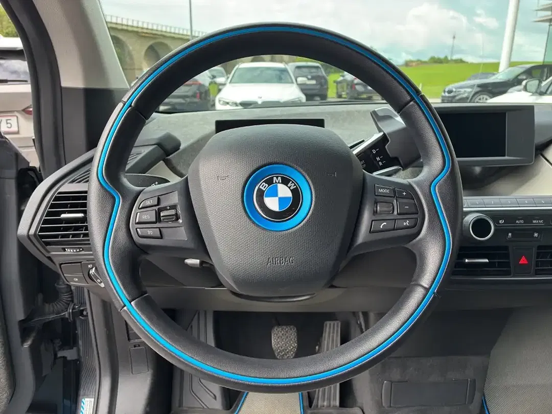 BMW i3 - Thumbnail 7
