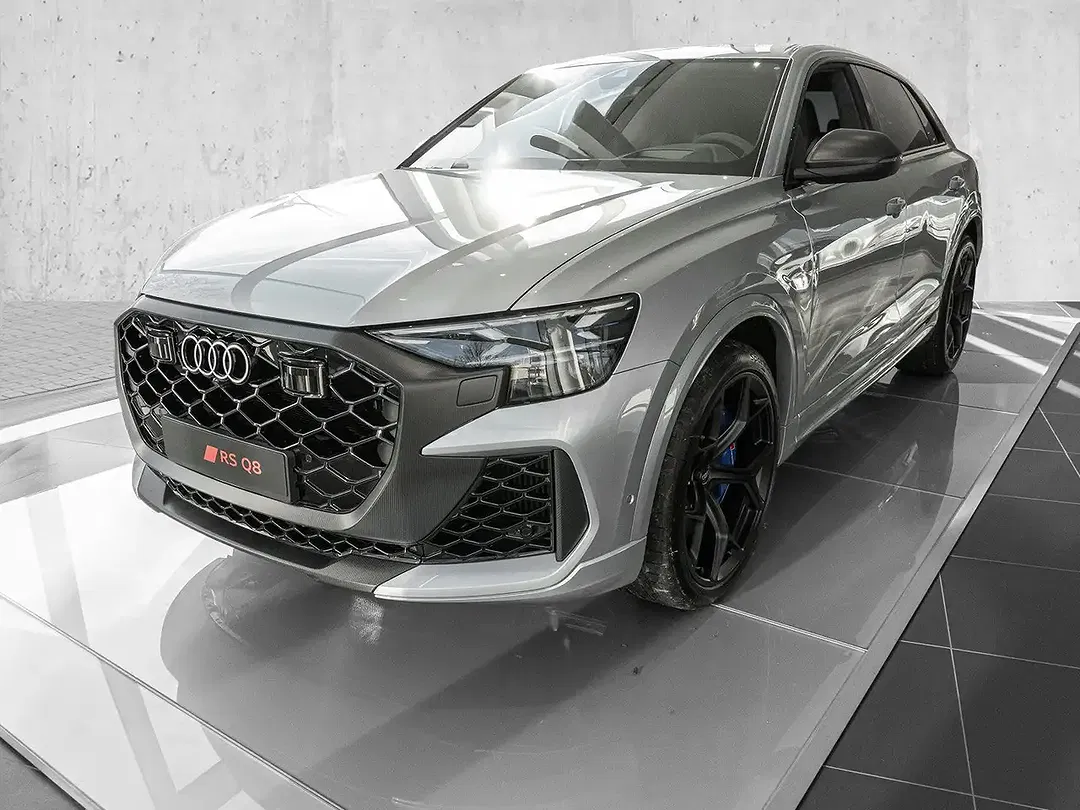 Audi RS Q8 - Thumbnail 2