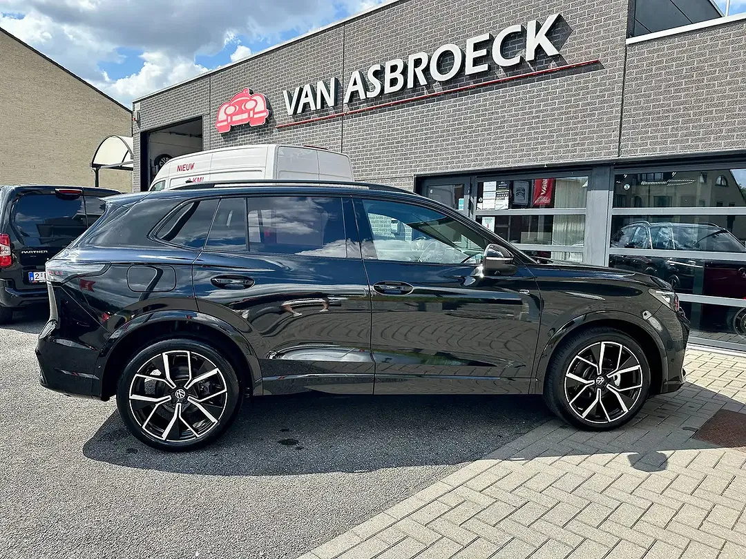 Volkswagen Tiguan - Thumbnail 8