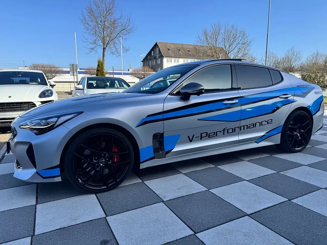Kia Stinger - Thumbnail 4