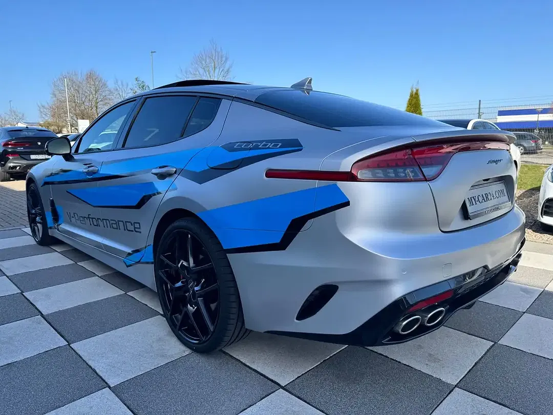 Kia Stinger - Thumbnail 5