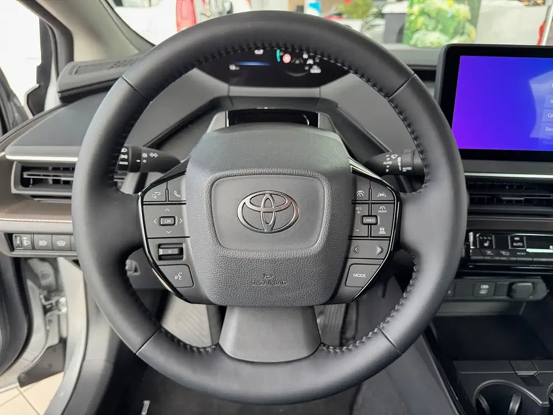 Toyota Prius - Thumbnail 9