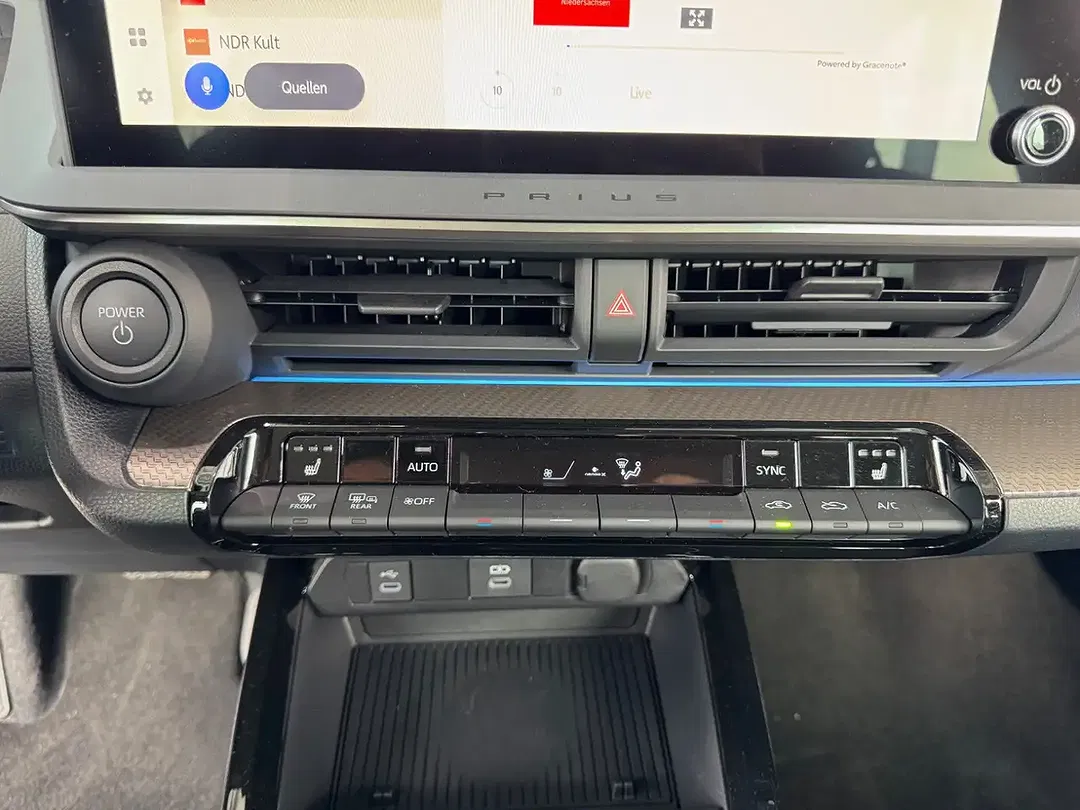 Toyota Prius - Thumbnail 14