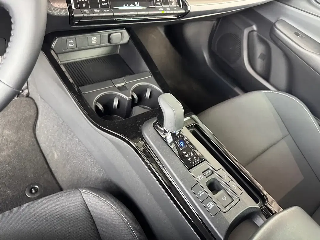 Toyota Prius - Thumbnail 15