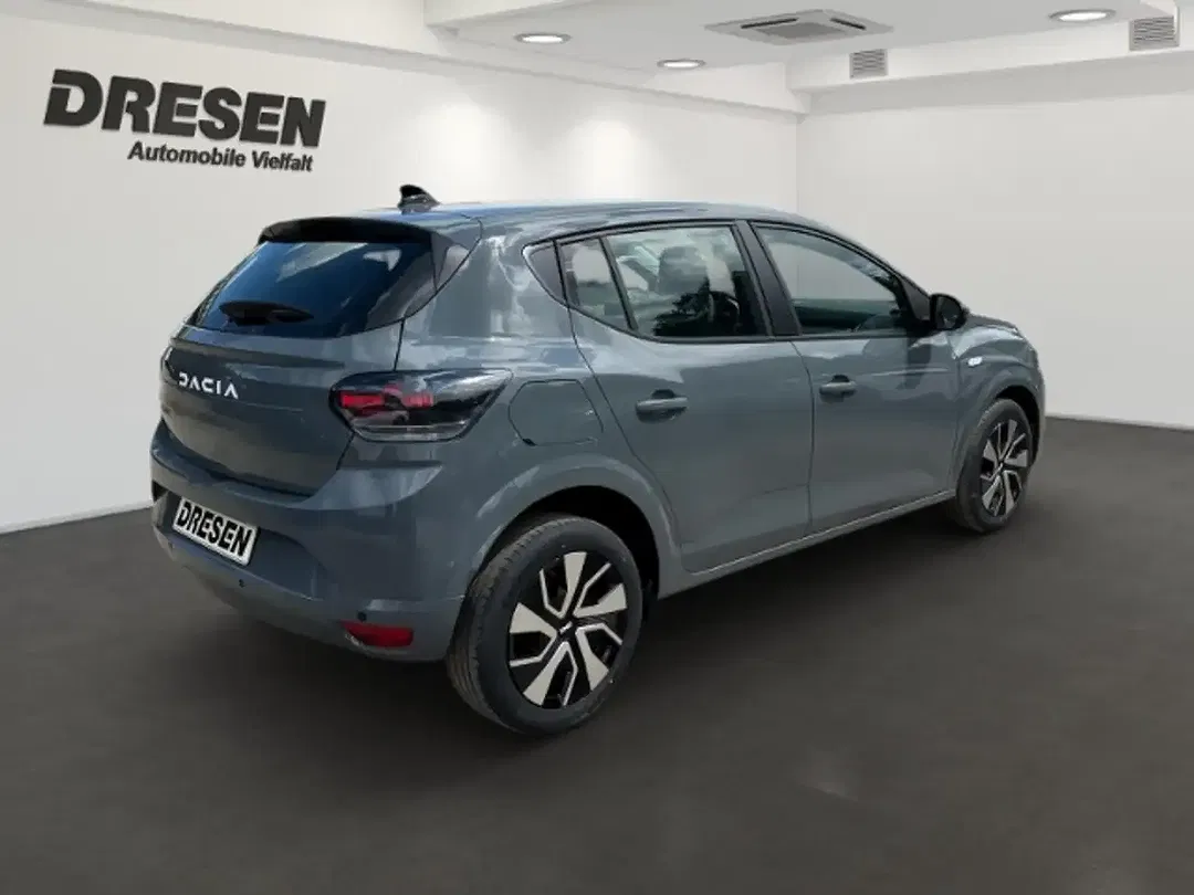 Dacia Sandero - Thumbnail 3