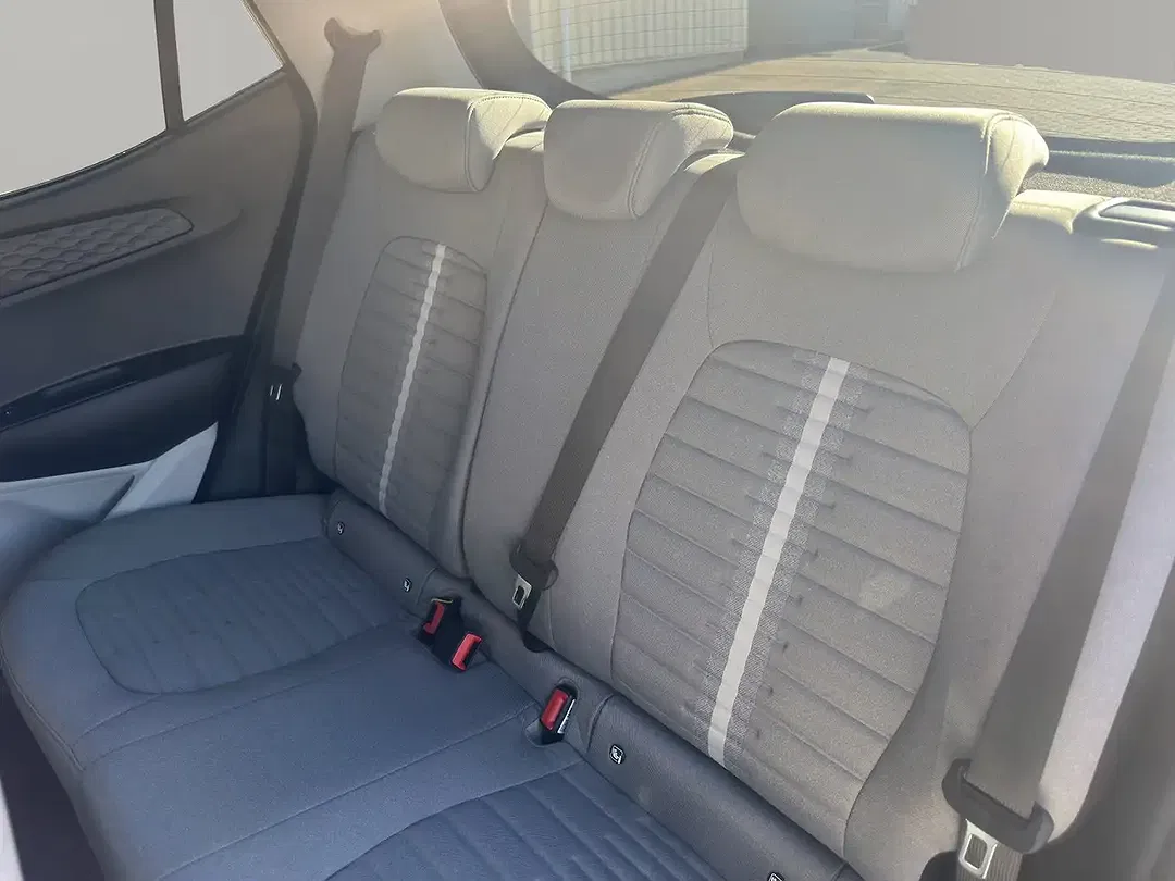 Hyundai i10 - Thumbnail 11