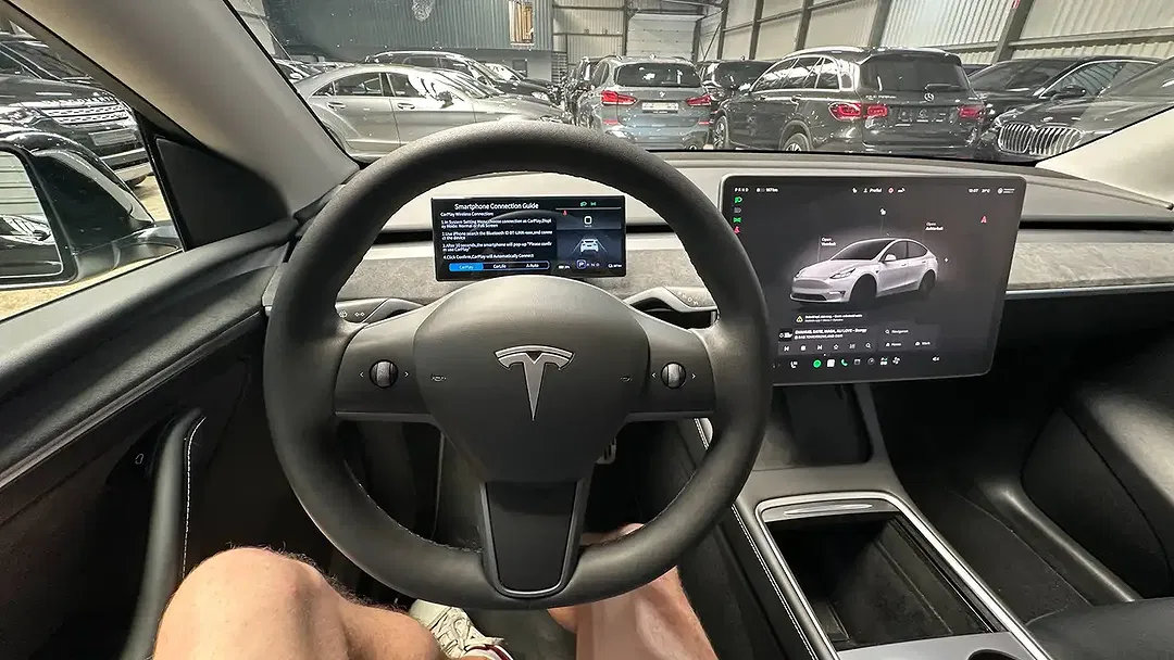 Tesla Model Y - Thumbnail 14