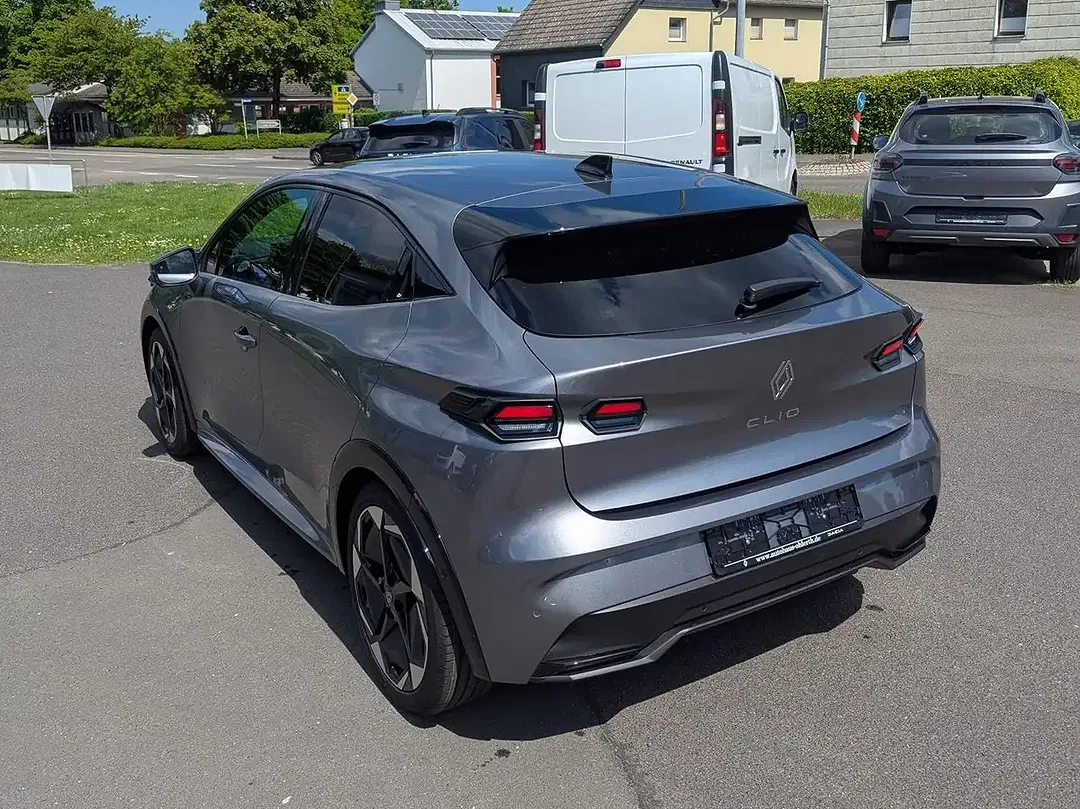 Renault Clio - Thumbnail 3