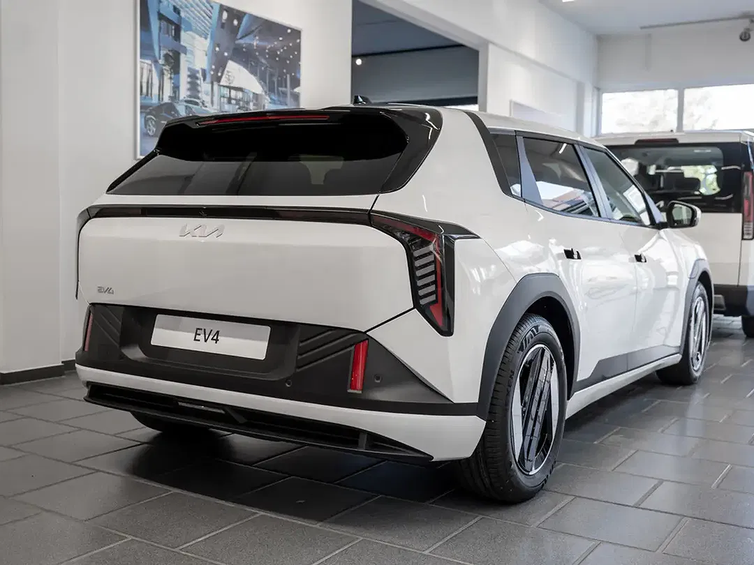 Kia EV4 - Thumbnail 5