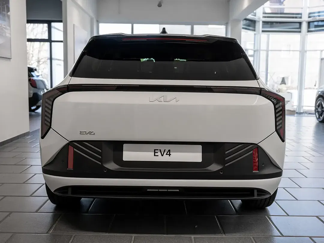 Kia EV4 - Thumbnail 6