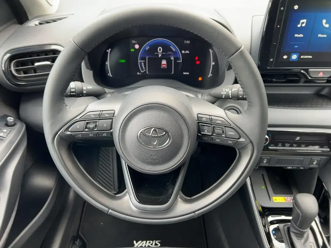 Toyota Yaris - Thumbnail 10