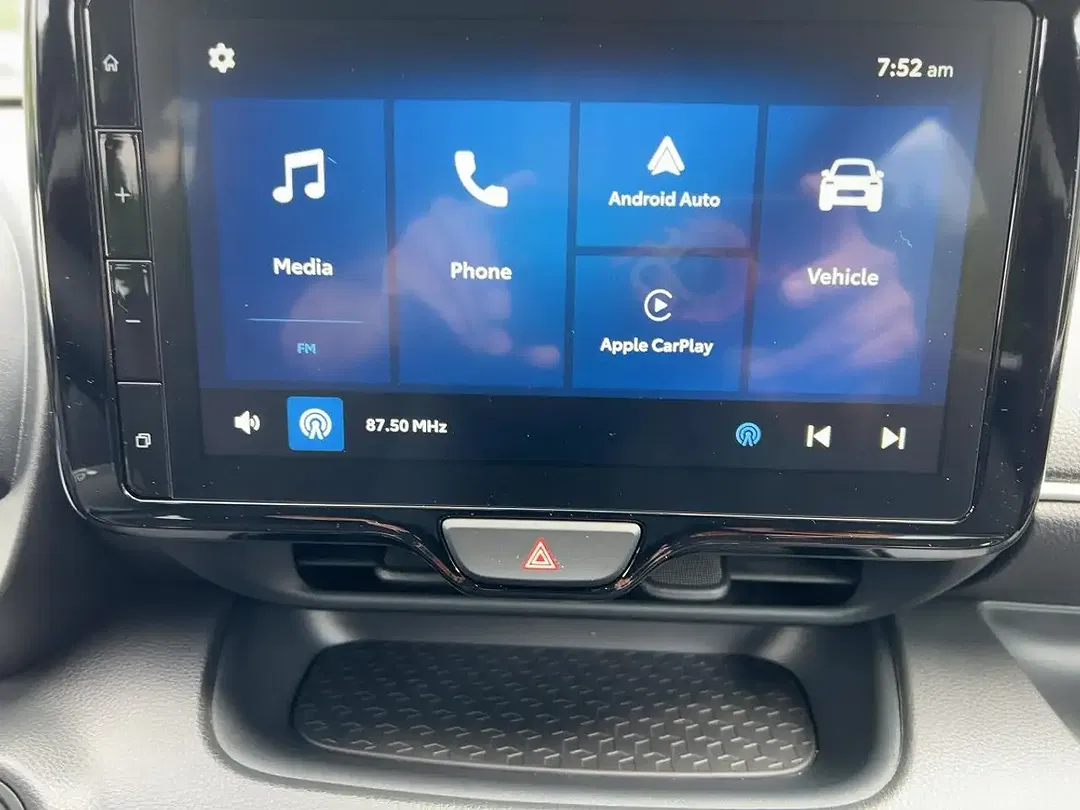 Toyota Yaris - Thumbnail 11