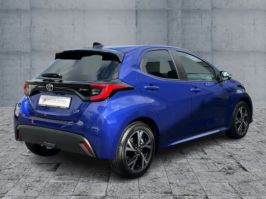 Toyota Yaris - Thumbnail 6