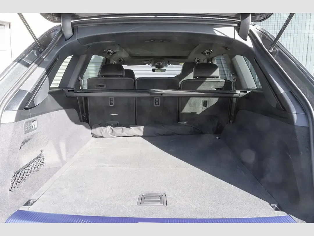 Audi Q7 - Thumbnail 6