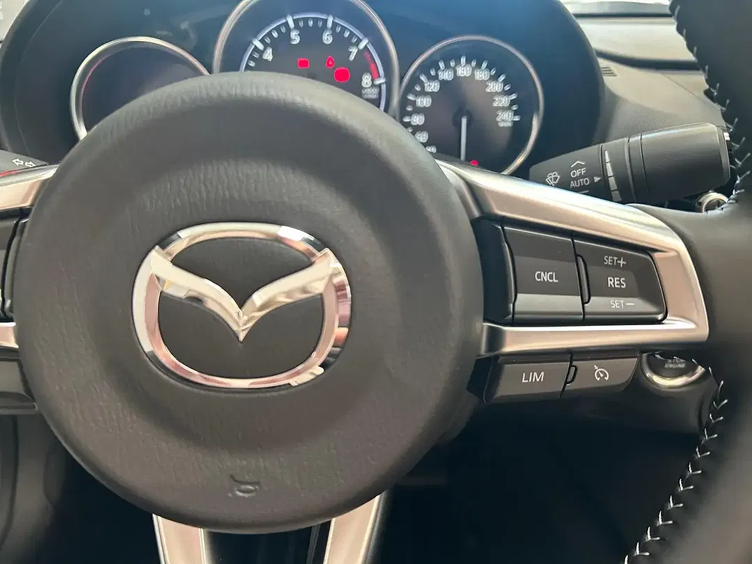 Mazda MX-5 - Thumbnail 11
