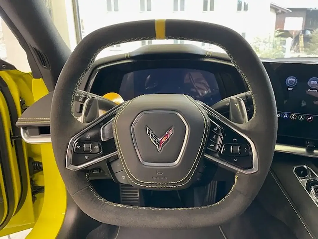Corvette C8 - Thumbnail 6