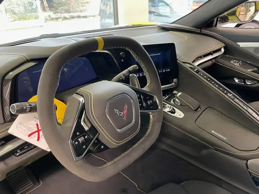 Corvette C8 - Thumbnail 8