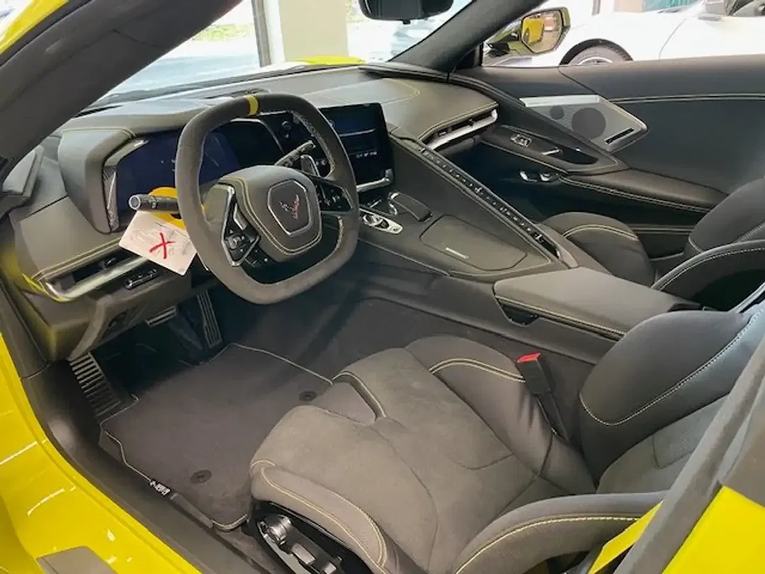Corvette C8 - Thumbnail 5