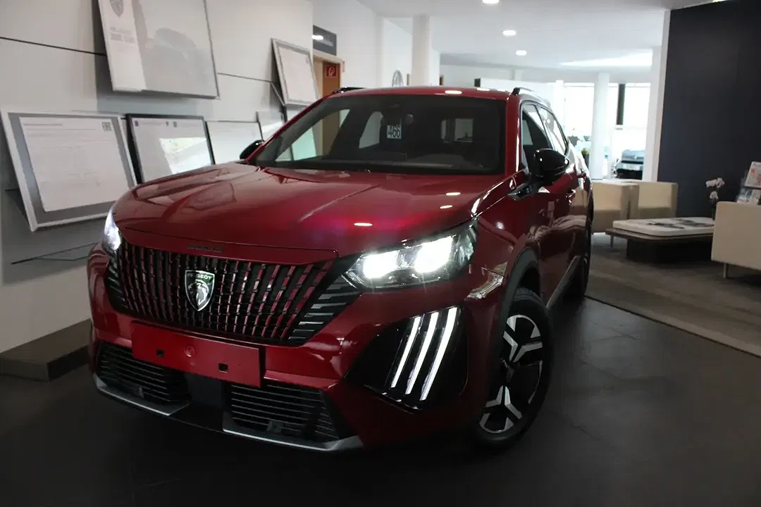 Peugeot 2008 - Thumbnail 2
