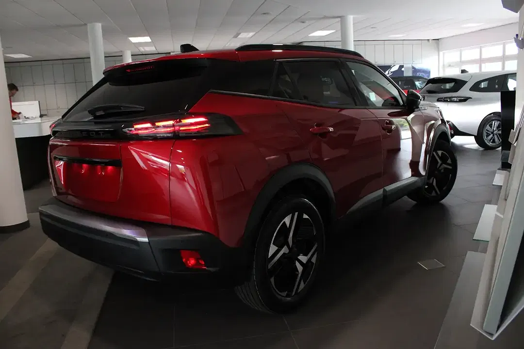 Peugeot 2008 - Thumbnail 3