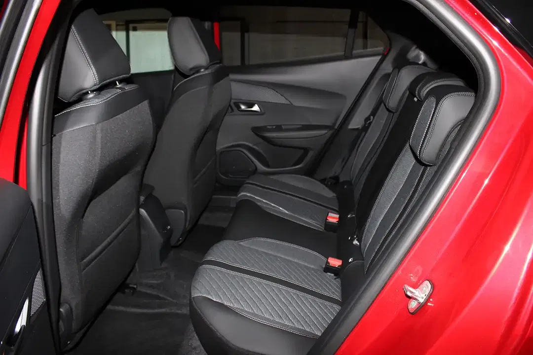Peugeot 2008 - Thumbnail 9