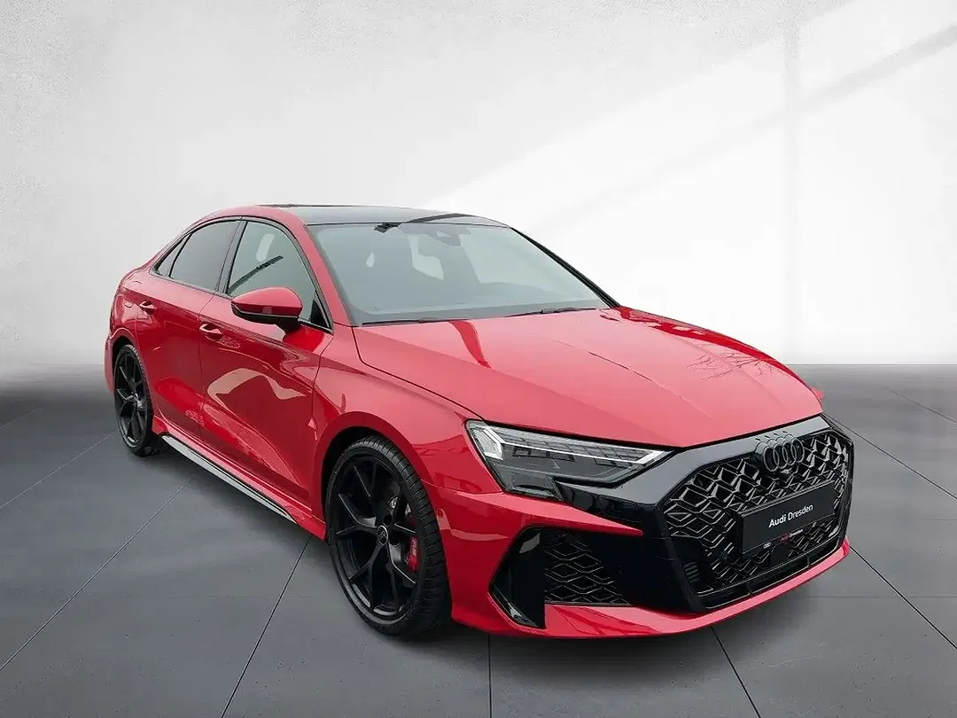 Audi RS3 - Thumbnail 3