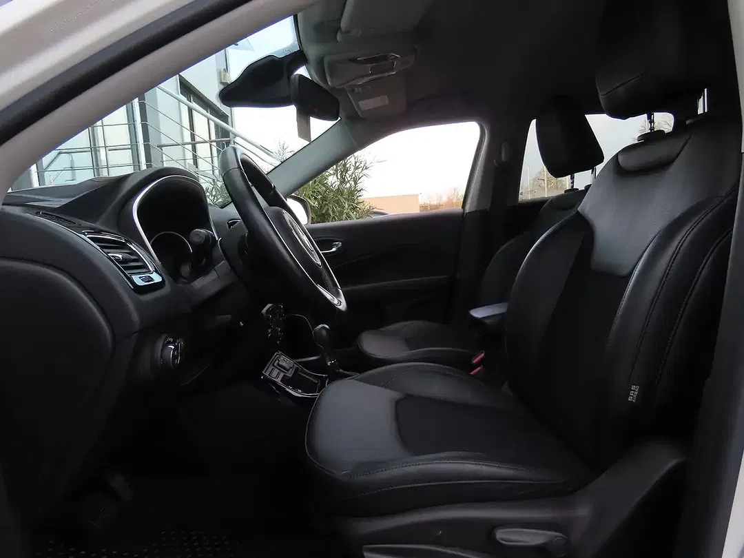 Jeep Compass - Thumbnail 15