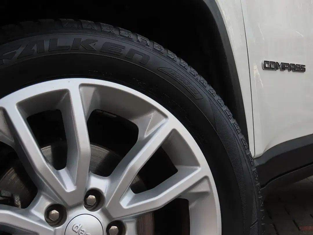 Jeep Compass - Thumbnail 4