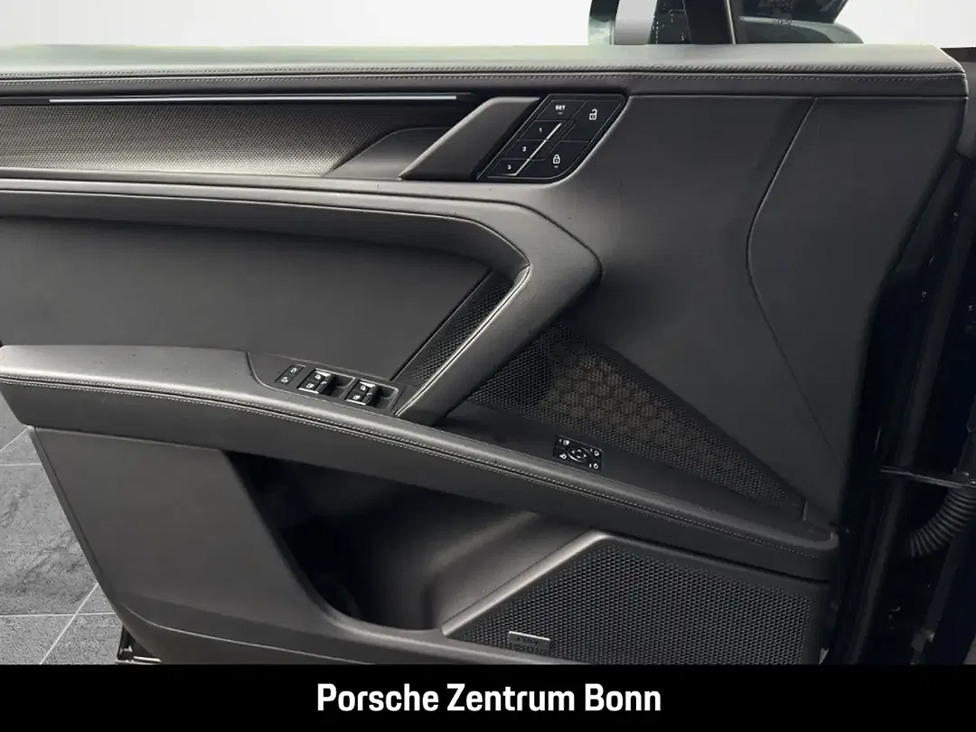Porsche Cayenne - Thumbnail 12