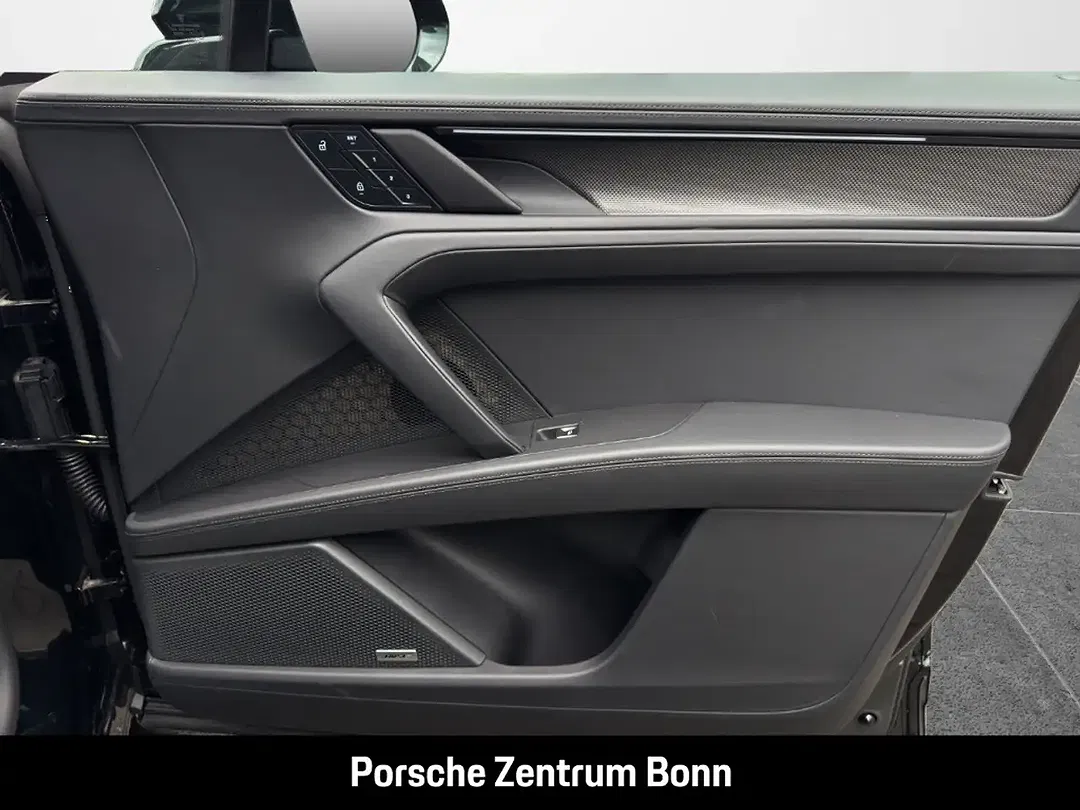Porsche Cayenne - Thumbnail 17