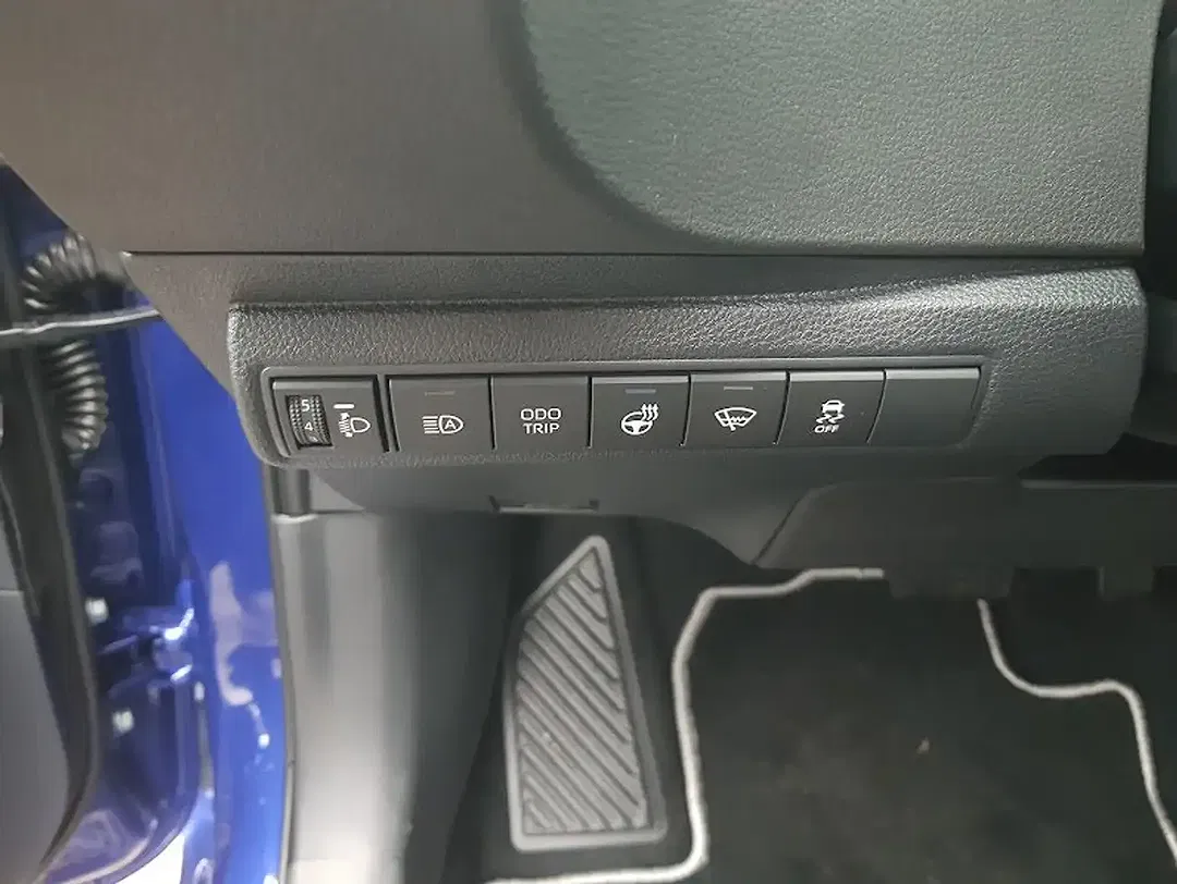 Toyota Corolla - Thumbnail 11