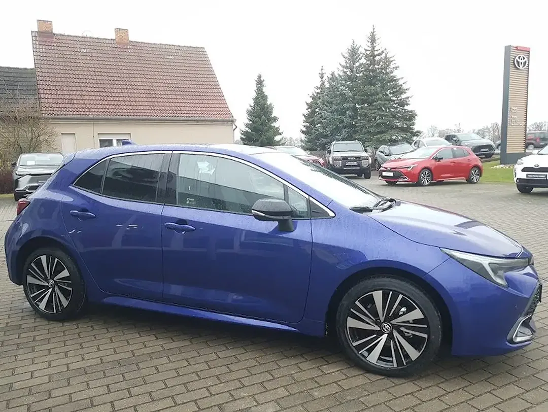 Toyota Corolla - Thumbnail 3