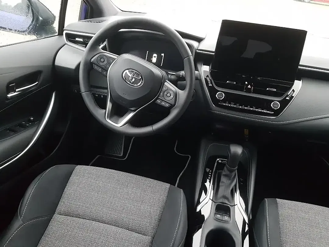 Toyota Corolla - Thumbnail 8