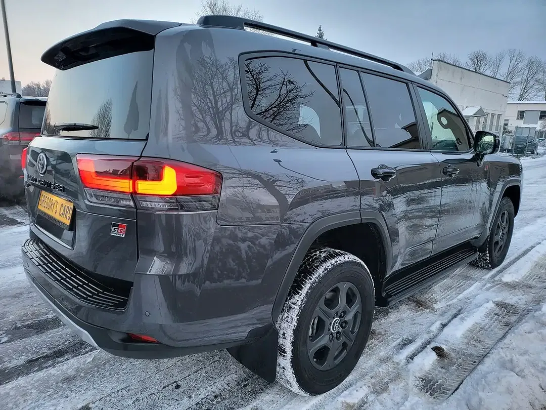 Toyota Land Cruiser - Thumbnail 6