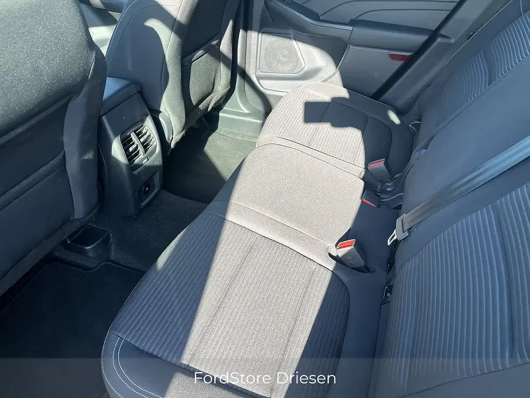 Ford Kuga - Thumbnail 6