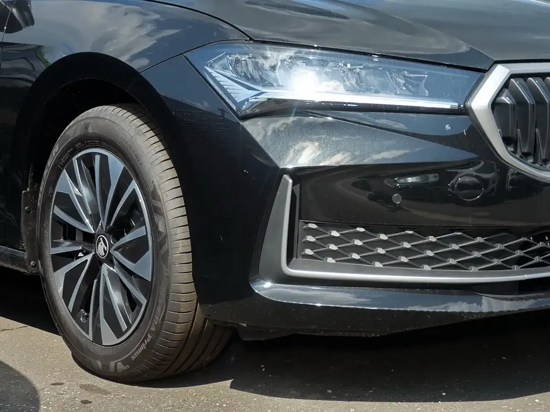 Skoda Superb - Thumbnail 10