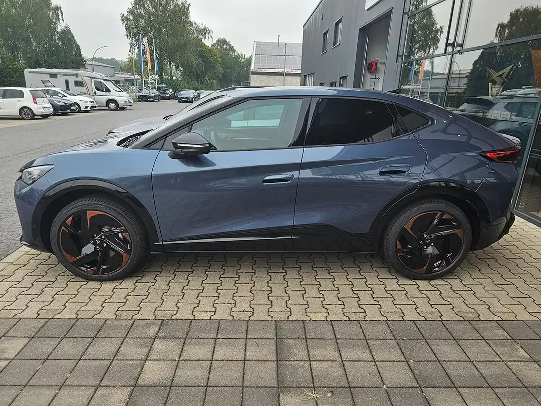 CUPRA Tavascan - Thumbnail 5