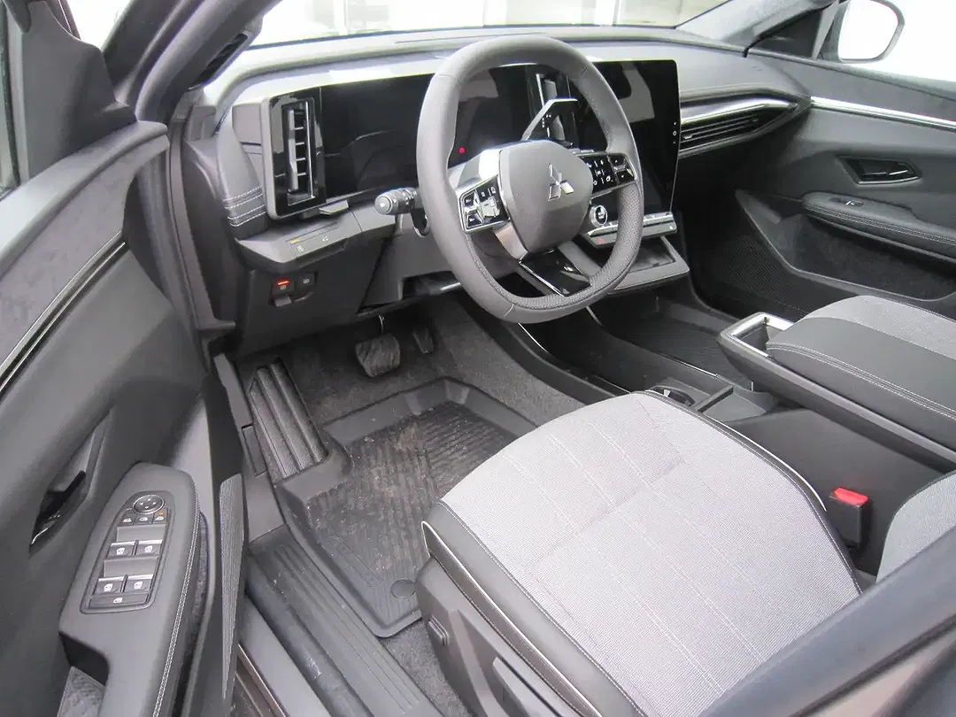 Mitsubishi Eclipse Cross - Thumbnail 11