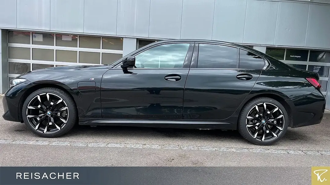 BMW 330 - Thumbnail 5