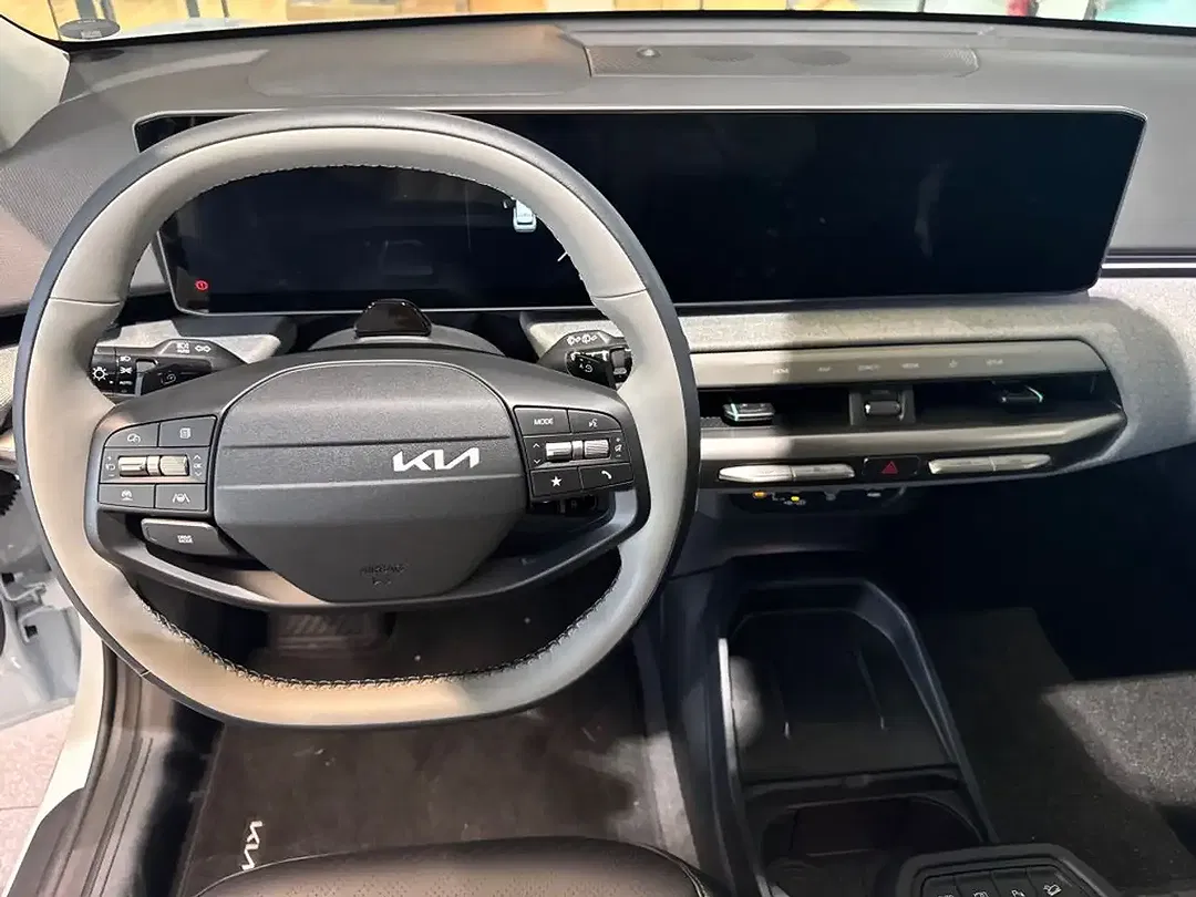 Kia EV4 - Thumbnail 6