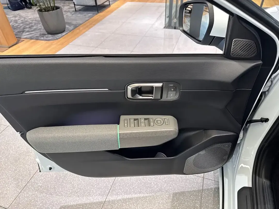 Kia EV4 - Thumbnail 8