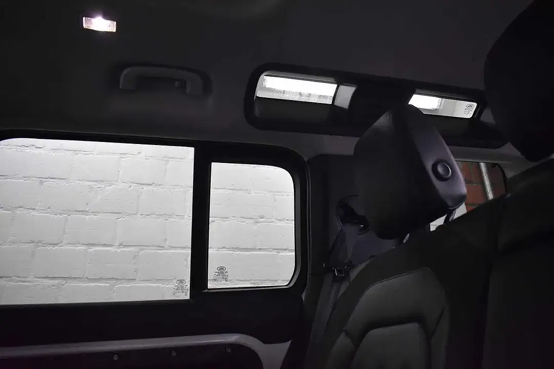 Land Rover Defender - Thumbnail 13