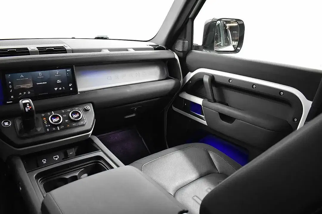 Land Rover Defender - Thumbnail 15