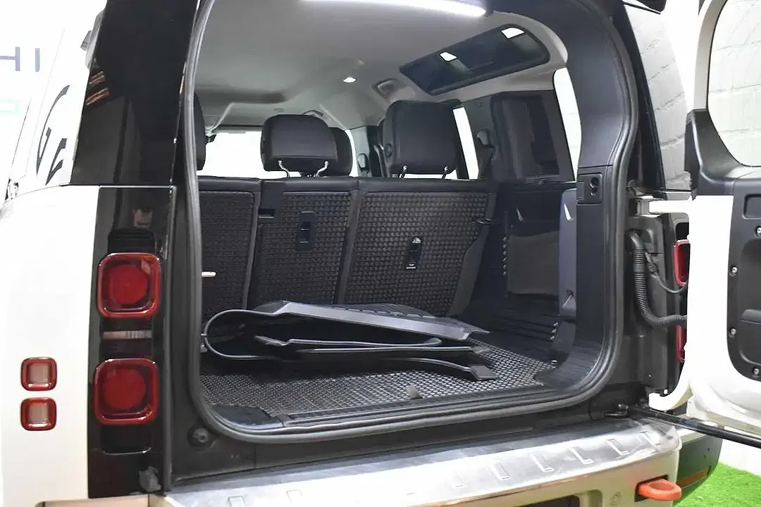 Land Rover Defender - Thumbnail 6