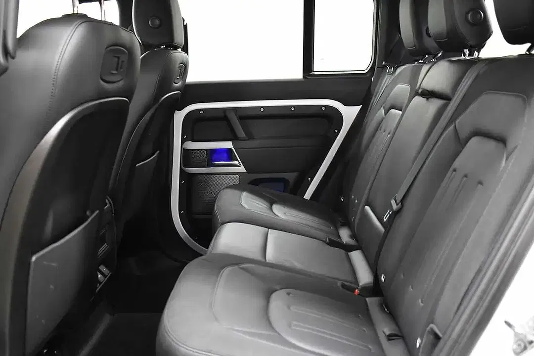 Land Rover Defender - Thumbnail 7
