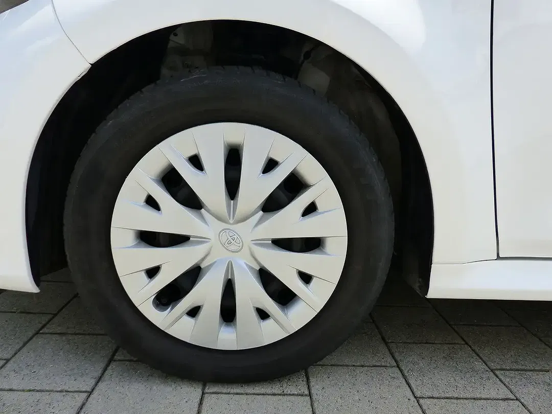 Toyota Yaris - Thumbnail 15