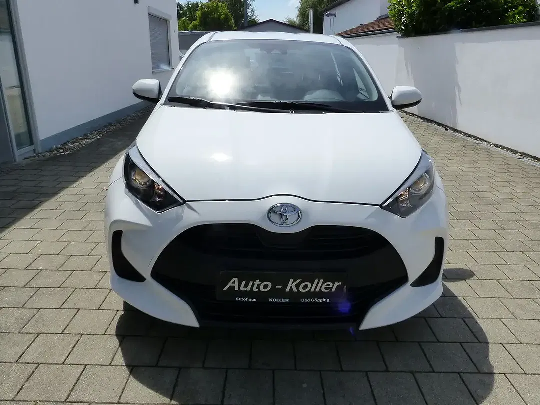 Toyota Yaris - Thumbnail 5