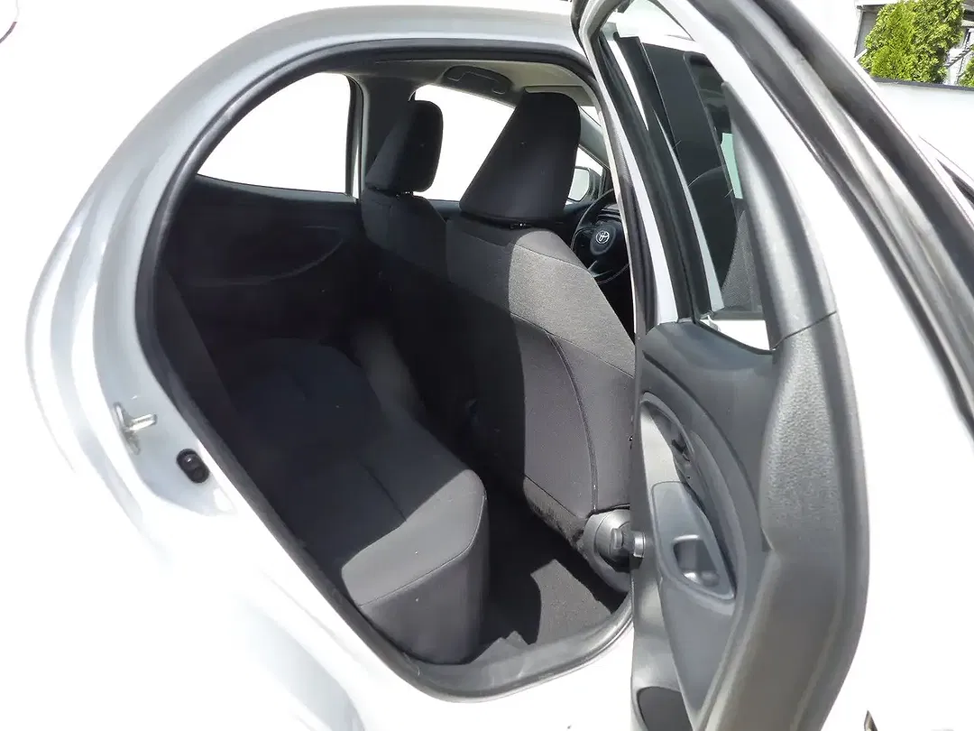 Toyota Yaris - Thumbnail 7