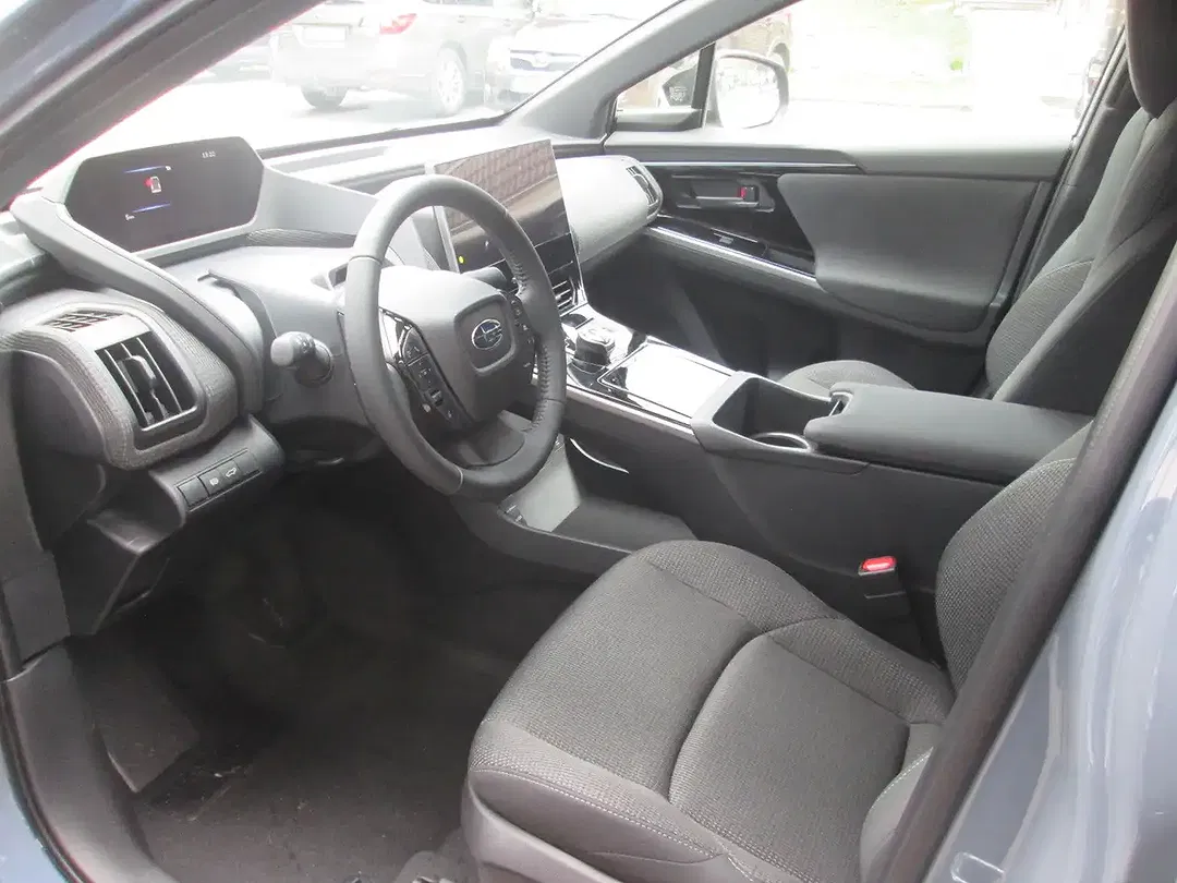 Subaru Solterra - Thumbnail 9