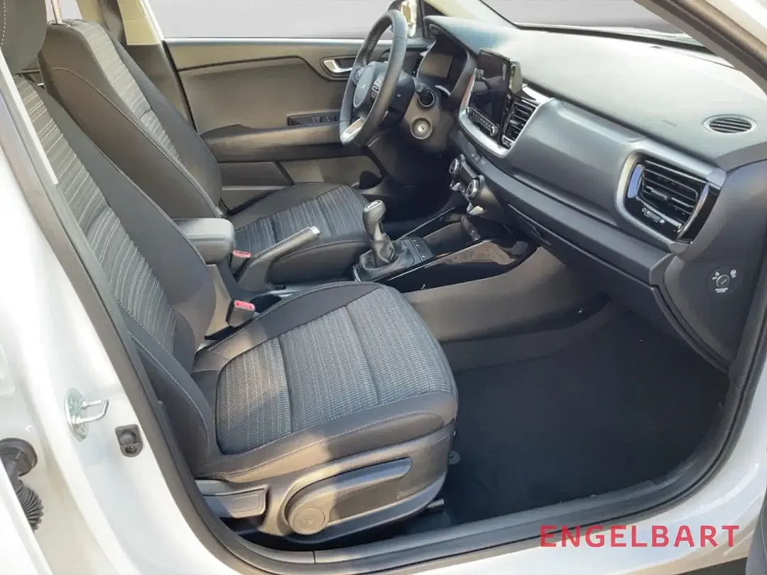 Kia Stonic - Thumbnail 11